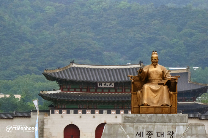 Tượng vua Sejong tại Gwanghwamun - thủ đô Seoul - Hàn Quốc